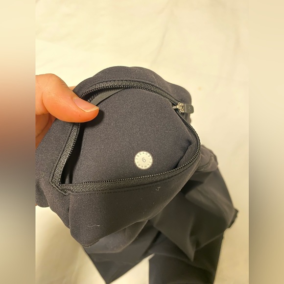 Lululemon Crop Leggings - Size 6 - Picture 3 of 3